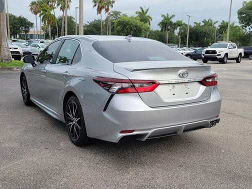 Celestial Silver Metallic 2024 Toyota Camry SE
