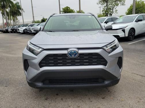 2022 Toyota RAV4 Hybrid XLE