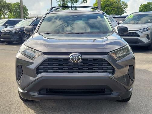 2019 Toyota RAV4 LE