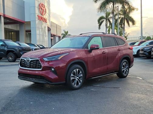 2023 Toyota Highlander XLE