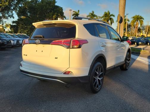 2018 Toyota RAV4 SE