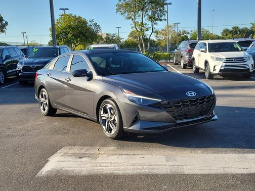2023 Hyundai ELANTRA SEL