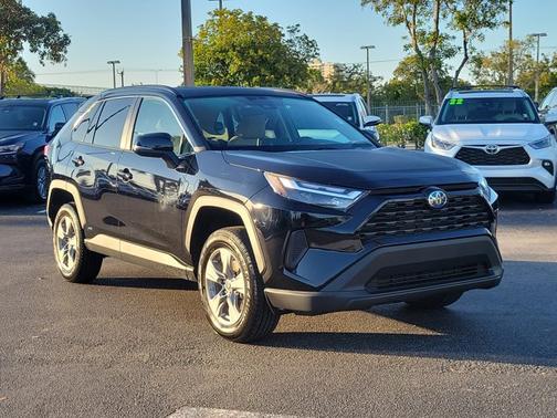 2024 Toyota RAV4 Hybrid LE