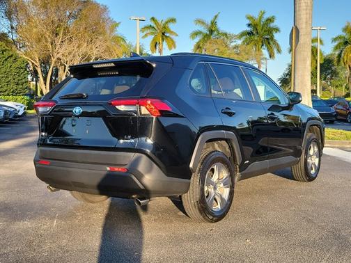 2024 Toyota RAV4 Hybrid LE