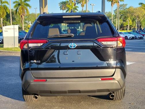 2024 Toyota RAV4 Hybrid LE
