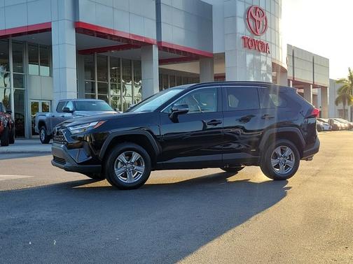 2024 Toyota RAV4 Hybrid LE