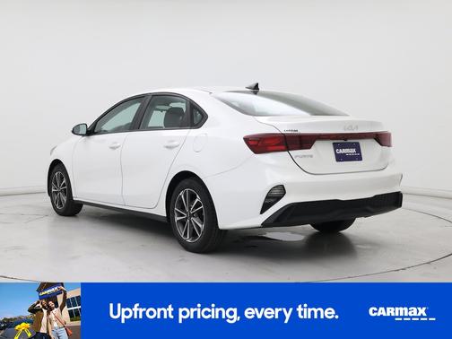 White 2022 Kia Forte LXS