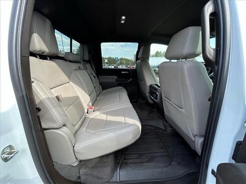 Summit Whi 2022 GMC Sierra 3500 SLT