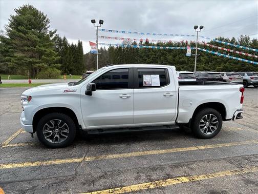 Summit White 2022 Chevrolet Silverado 1500 RST