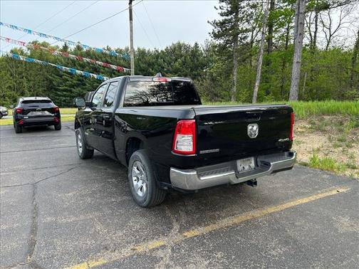 Diamond Black Crystal Pearlcoat 2022 RAM 1500 Big Horn/Lone Star