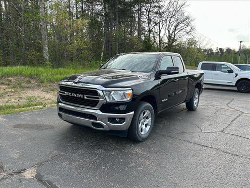 Diamond Black Crystal Pearlcoat 2022 RAM 1500 Big Horn/Lone Star