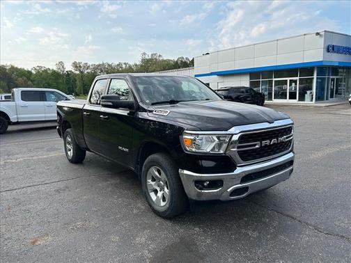 Diamond Black Crystal Pearlcoat 2022 RAM 1500 Big Horn/Lone Star