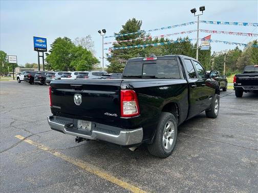 Diamond Black Crystal Pearlcoat 2022 RAM 1500 Big Horn/Lone Star