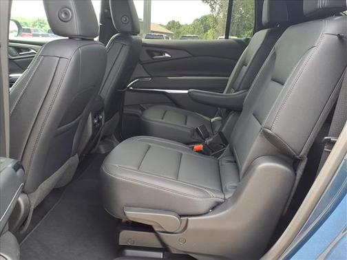 Lakeshore Blue Metallic 2026 Chevrolet Traverse LT