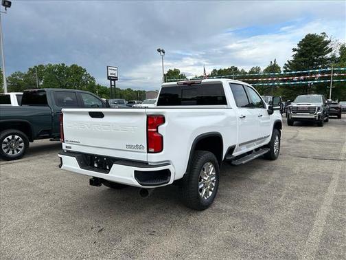 Summit White 2026 Chevrolet Silverado 3500 High Country