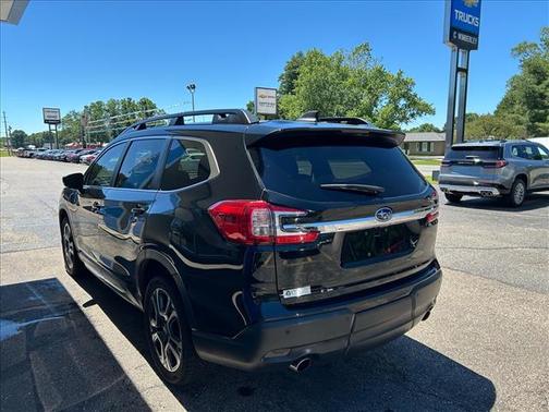 Crystal Black Silica 2024 Subaru Ascent Limited 7-Passenger