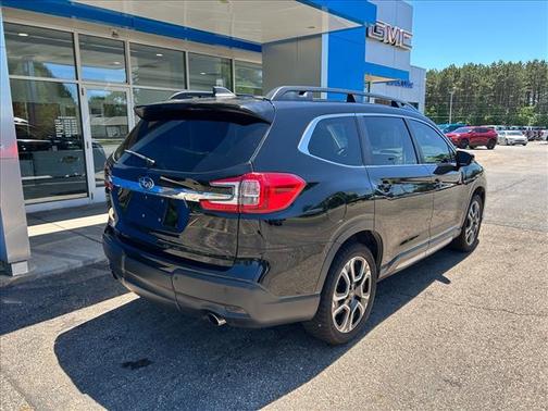 Crystal Black Silica 2024 Subaru Ascent Limited 7-Passenger
