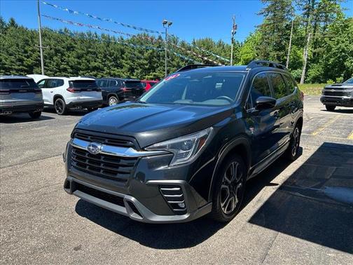 Crystal Black Silica 2024 Subaru Ascent Limited 7-Passenger
