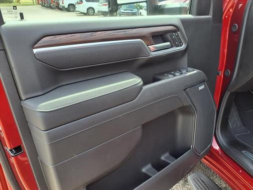 2025 GMC Sierra 2500 SLT