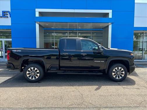 Black 2026 Chevrolet Silverado 2500 Custom