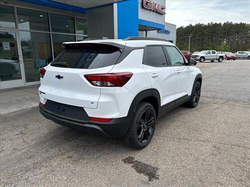 Summit White 2026 Chevrolet Trailblazer LT
