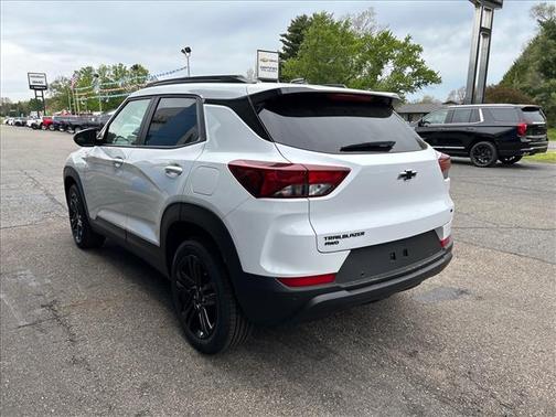 Summit White 2026 Chevrolet Trailblazer LT