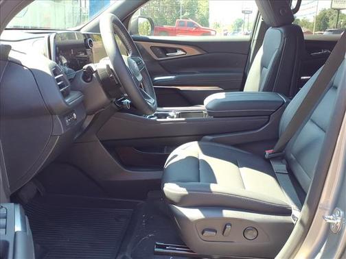 Sterling Gray Metallic 2027 Chevrolet Traverse LT