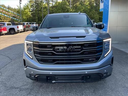 Sterling Metallic 2024 GMC Sierra 1500 SLT