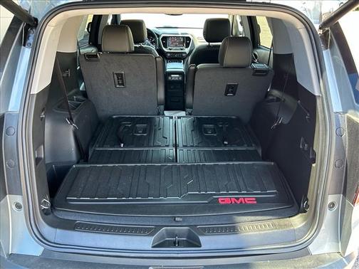 Sterling Metallic 2023 GMC Acadia AWD SLT