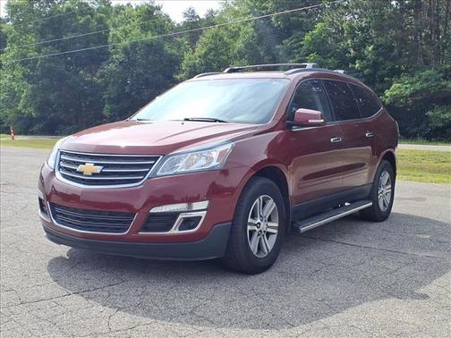 Siren Red Tintcoat 2017 Chevrolet Traverse 2LT