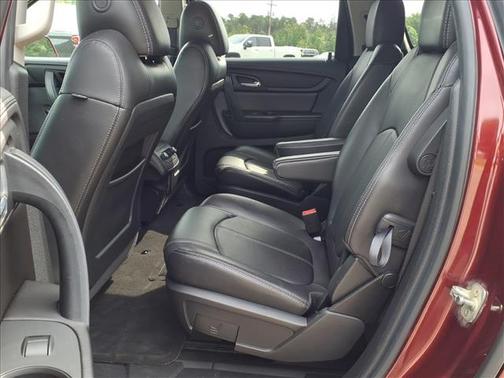 Siren Red Tintcoat 2017 Chevrolet Traverse 2LT