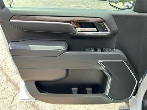Summit White 2026 Chevrolet Silverado 1500 LT Trail Boss