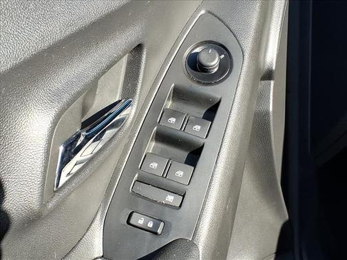 Mosaic Black Metallic 2022 Chevrolet Trax LS