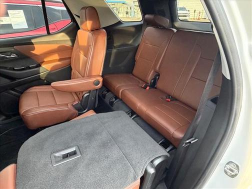 White 2019 Chevrolet Traverse High Country