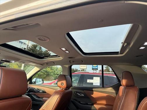 White 2019 Chevrolet Traverse High Country