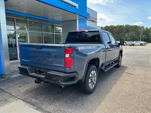 Lakeshore Blue Metallic 2026 Chevrolet Silverado 2500 Custom