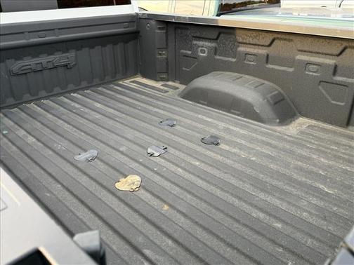 Summit White 2022 GMC Sierra 2500 AT4