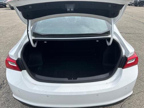 Summit White 2024 Chevrolet Malibu FWD 1LT