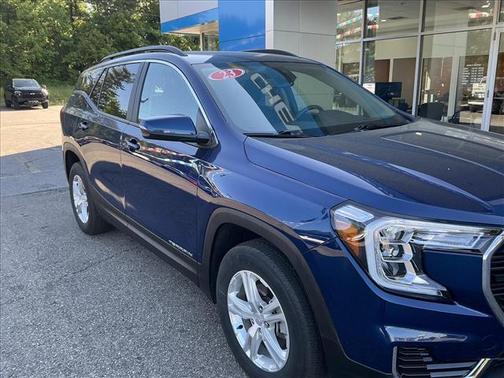 Marine Metallic 2023 GMC Terrain SLE