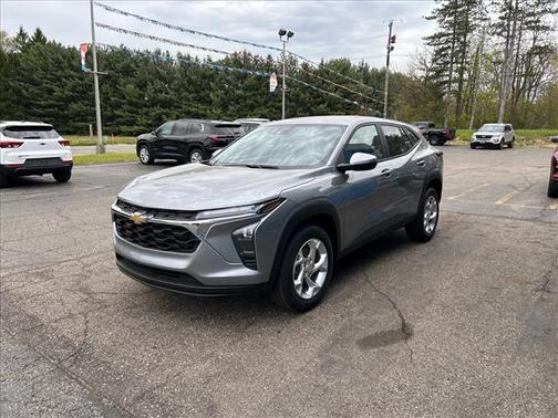 Sterling Gray Metallic 2026 Chevrolet Trax LS