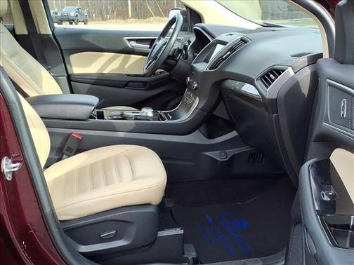 Burgundy Velvet Metallic Tinted Clearcoat 2020 Ford Edge SEL