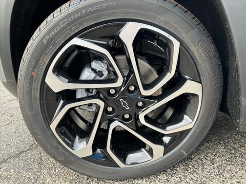 Sterling Gray Metallic 2026 Chevrolet Trax FWD 2RS