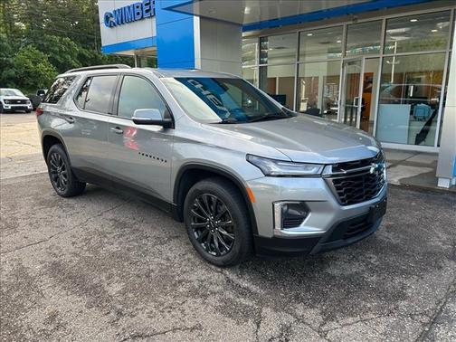 Grey 2023 Chevrolet Traverse RS