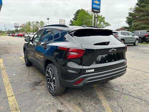 Mosaic Black Metallic 2026 Chevrolet Trax FWD 2RS