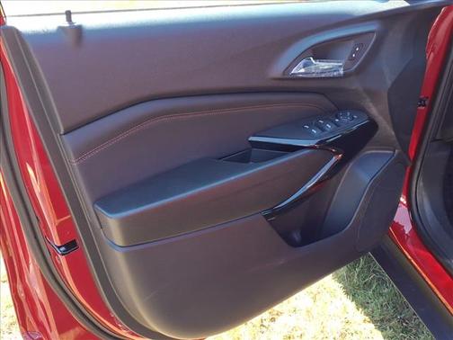 Apex Red 2026 Chevrolet Trax FWD 2RS