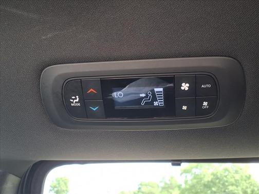 Diamond Black Crystal Pearlcoat 2025 Chrysler Pacifica L