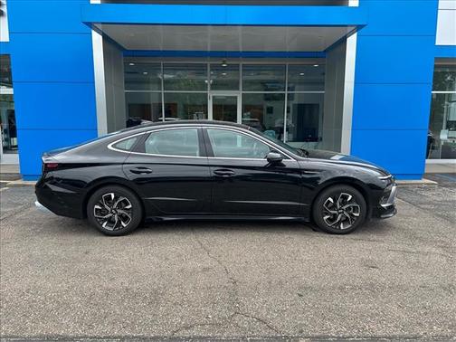 Black 2025 Hyundai SONATA SEL
