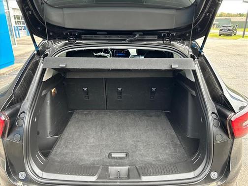Mosaic Black Metallic 2025 Chevrolet Trax LT