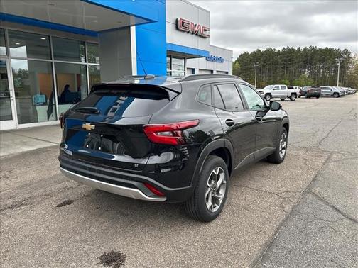 Mosaic Black Metallic 2025 Chevrolet Trax LT