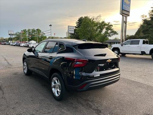 Mosaic Black Metallic 2026 Chevrolet Trax LS